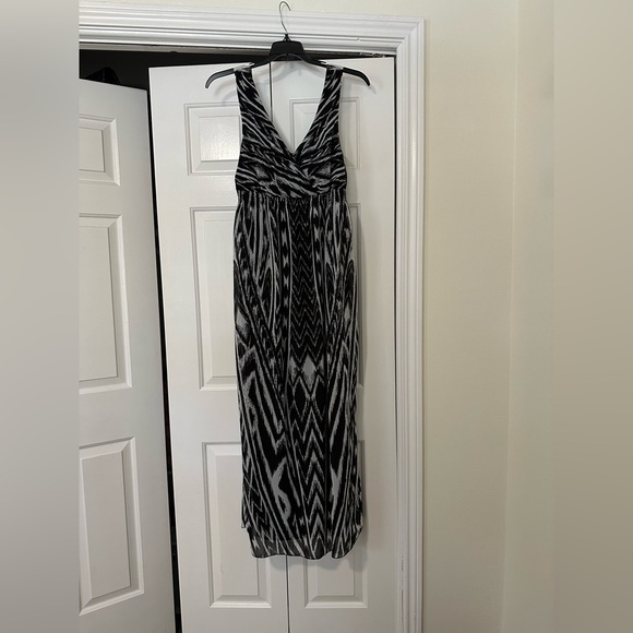 Soma Black and White Patterned Maxi Dress - Picture 2 of 5